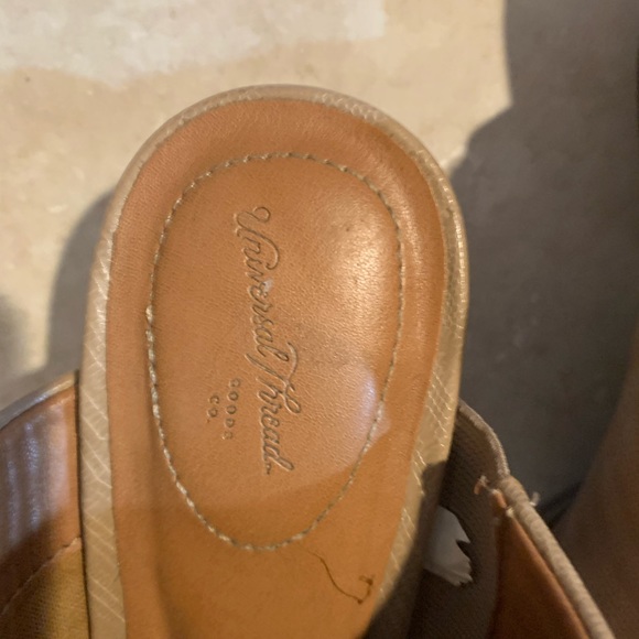 Universal Thread Clog - Picture 6 of 6